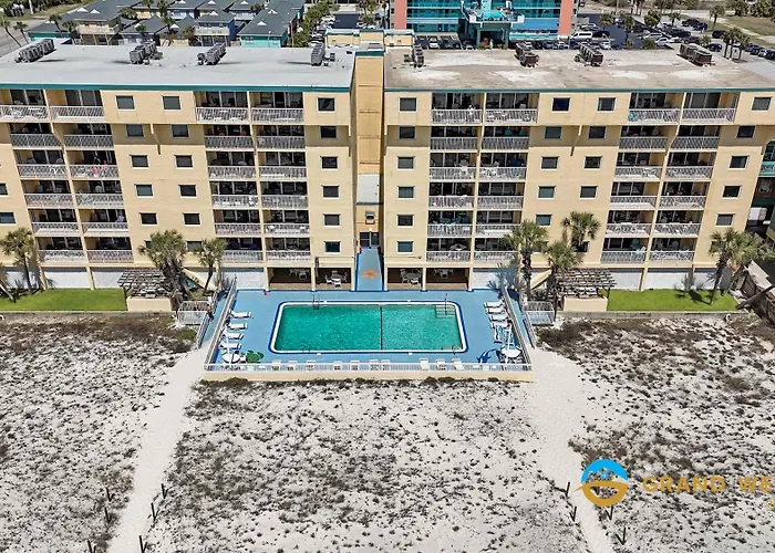 Driftwood Towers 4h - Beachfront Holiday home *